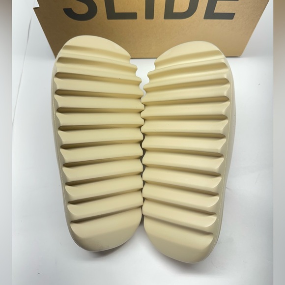 Yeezy Slides 'Bone' 2022 Adidas / Sneakers / Yeezy Slides - Picture 6 of 6